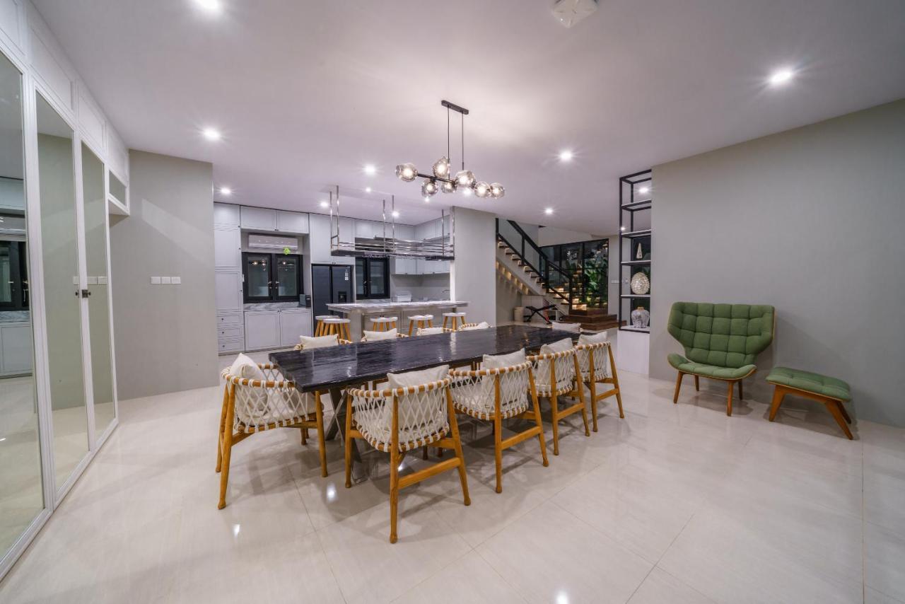 Villa Okenada - Modern 5-Bedroom Pool Villa In Berawa! Canggu Екстериор снимка